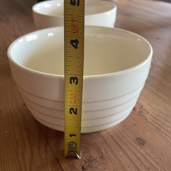 Three Vintage USA Pottery Bowls - Picture 9 of 11